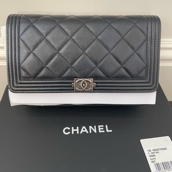 Chanel Boy Wallet on Chain- Black grained calfskin with ruthenium hardware - Picture 1 of 10